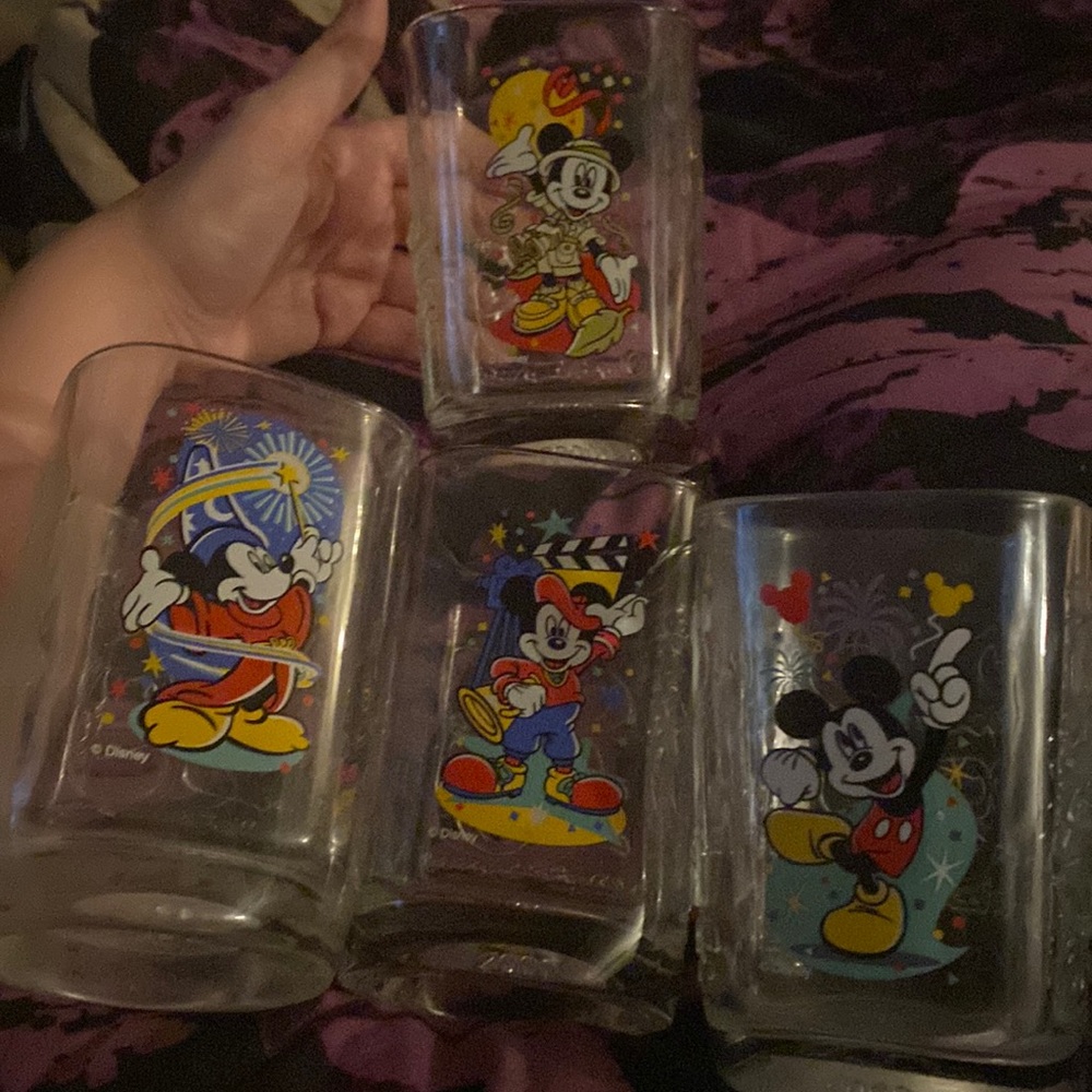 McDonald’s 2000 Walt Disney world mickey glasses
